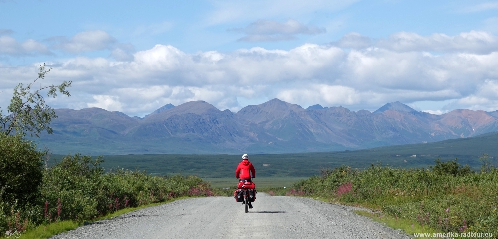 Cycling Denali Highway from Tangle River to MacLaren River.  
