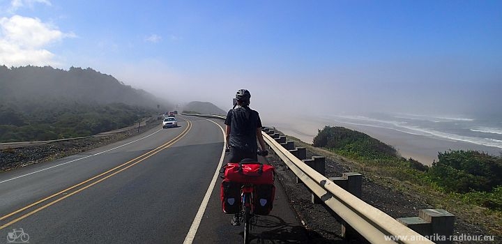 Mit dem Fahrrad auf dem Oregon Coast Highway nach Süden.