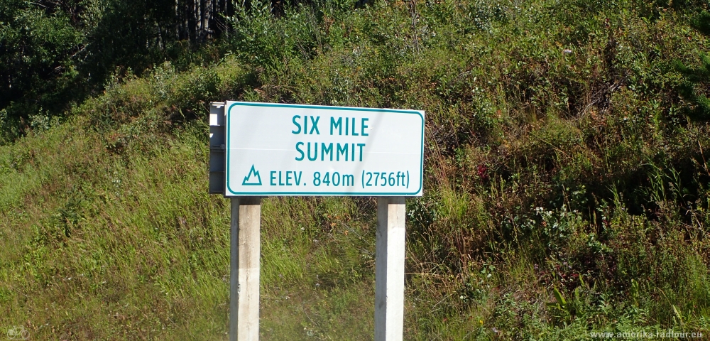 Six Mile Summit, cycling Yellowhead Highway