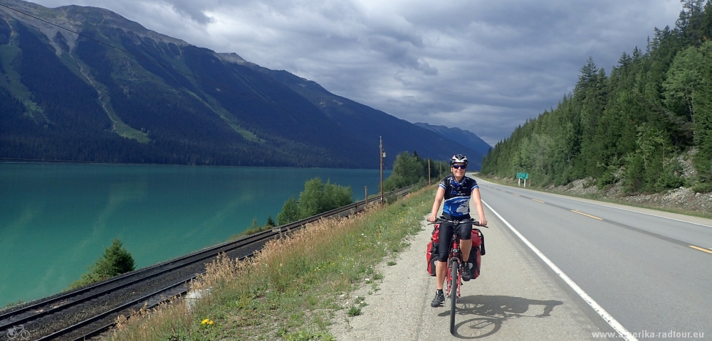 un paseo en bicicleta de Tete Jaune Cache a  Jasper. Yellowhead Highway en bicicleta.