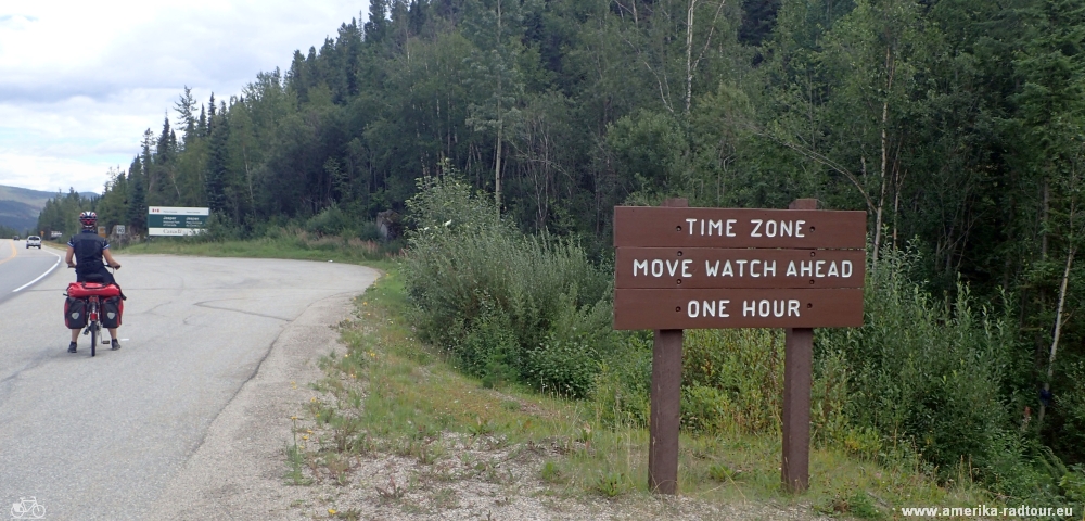 un paseo en bicicleta de Tete Jaune Cache a  Jasper. Yellowhead Highway en bicicleta.