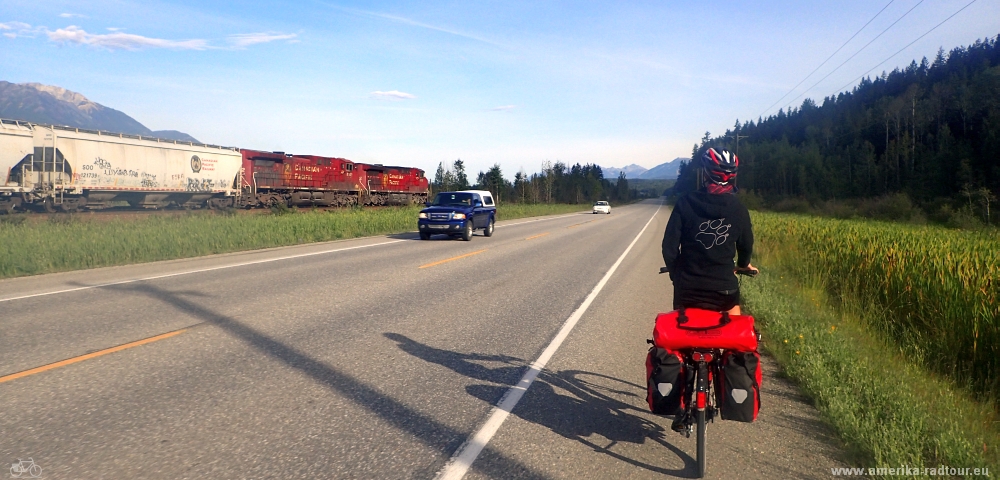 Mit dem Fahrrad von Golden nach Rogers. Radtour über den Trans Canada Highway.