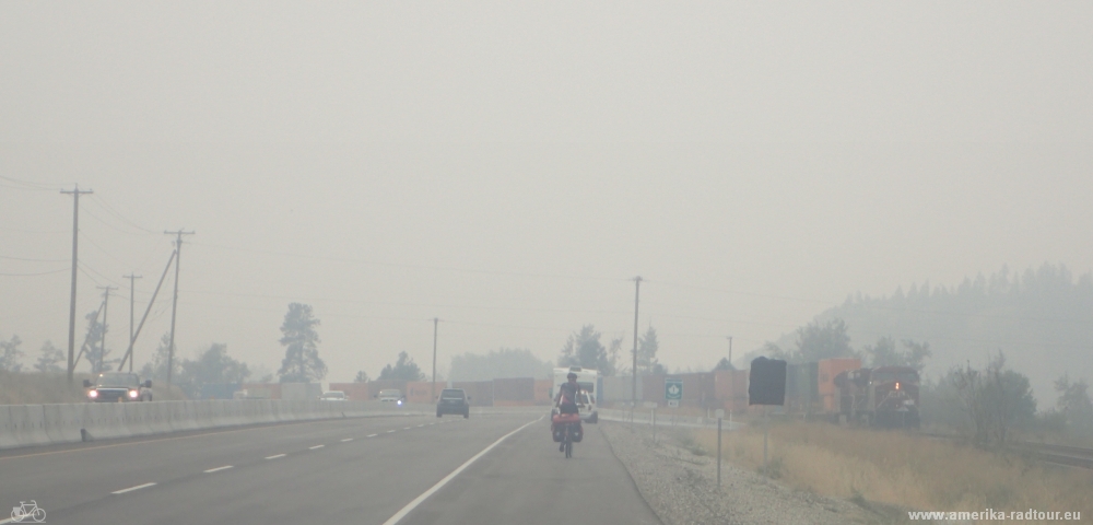 Mit dem Fahrrad von Salmon Arm nach Kamloops. Radtour über den Trans Canada Highway.