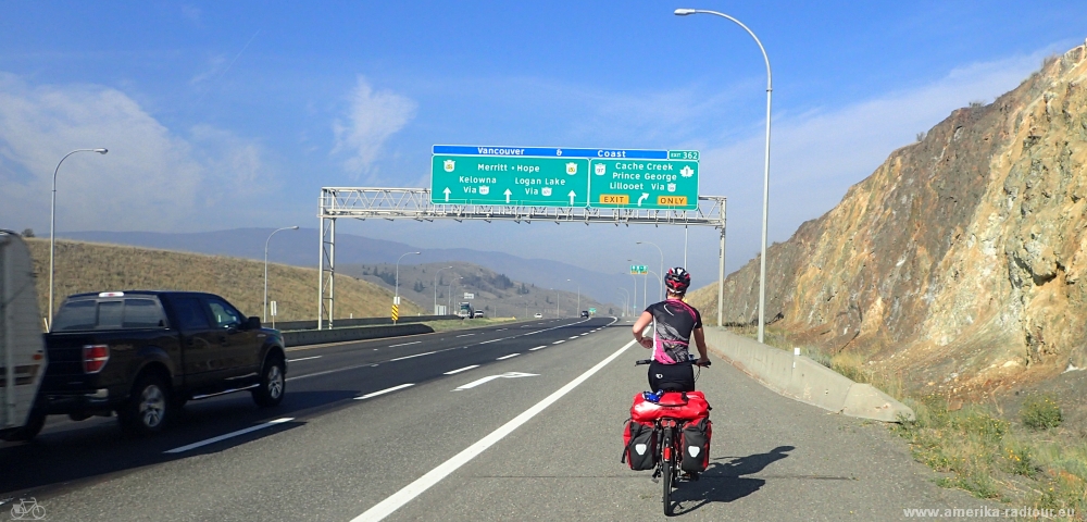 Mit dem Fahrrad von Kamloops nach Cache Creek. Radtour über den Trans Canada Highway.