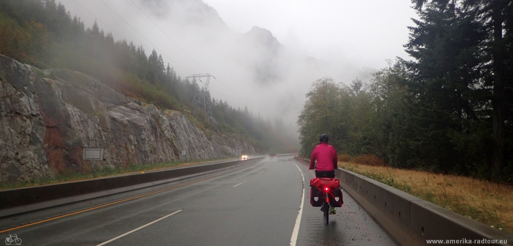 Con la bicicleta desde Squamish a Vancouver. Trayecto sobre la autopista del mar al cielo /autopista99.