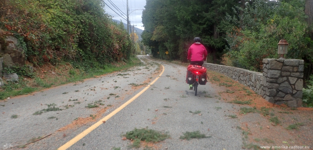 Con la bicicleta desde Squamish a Vancouver. Trayecto sobre la autopista del mar al cielo /autopista99. 