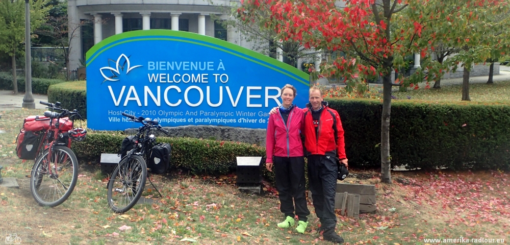 Con la bicicleta desde Squamish a Vancouver. Trayecto sobre la autopista del mar al cielo /autopista99. 