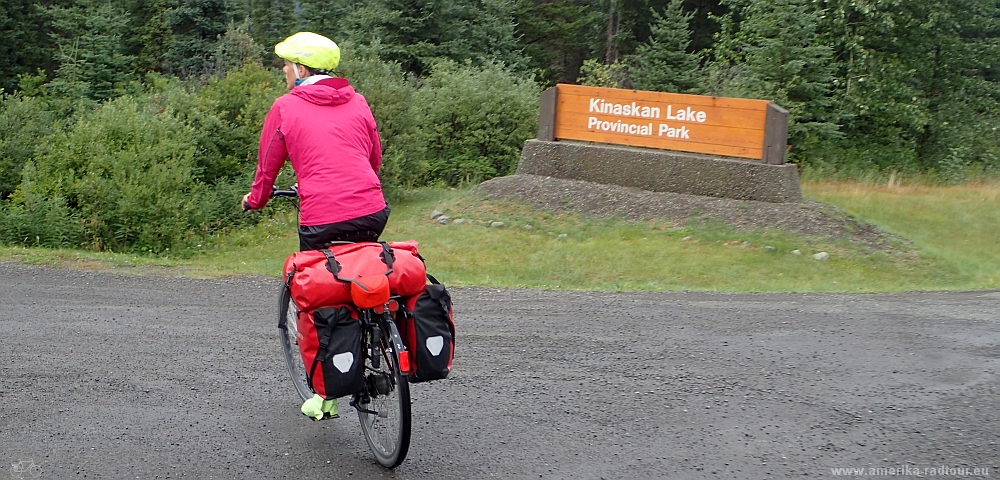 Mit dem Fahrrad über den Cassiar Highway. Etappe Bell2 Lodge - Kinaskan Lake.  