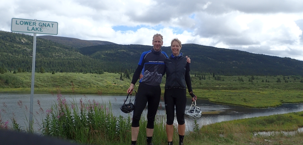 British Columbia and Yukon by bicycle: Cycling the Cassiar Highway northbound. Stage from Red Goat Lodge (Eddontenajon Lake) to Dease Lake.  