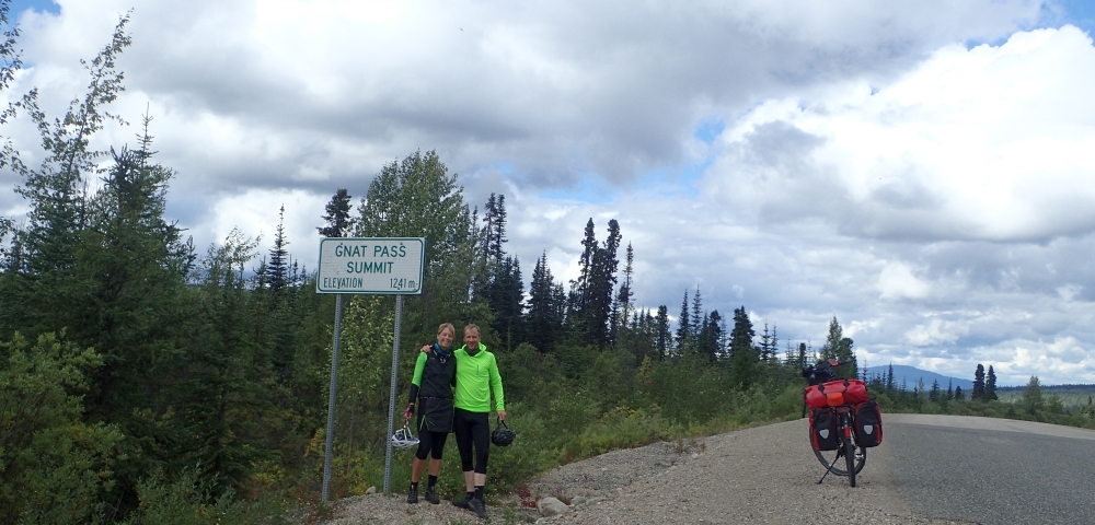 British Columbia and Yukon by bicycle: Cycling the Cassiar Highway northbound. Stage from Red Goat Lodge (Eddontenajon Lake) to Dease Lake.  