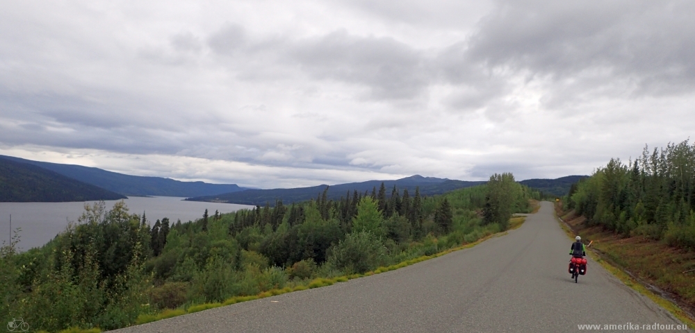 British Columbia and Yukon by bicycle: Cycling the Cassiar Highway northbound. Stage from Dease Lake to Jade City. 