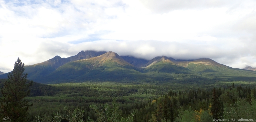 Mit dem Fahrrad von Smithers nach Whitehorse. Radtour über den Yellowhead Highway und Cassiar Highway. Etappe Jade City - Nugget City entlang des Cassiar Highways  