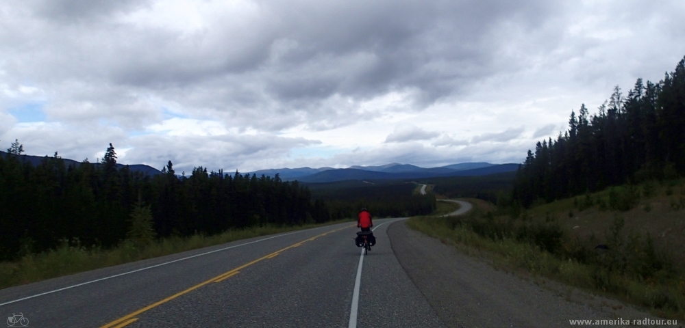 Mit dem Fahrrad von Smithers nach Whitehorse. Radtour über den Yellowhead Highway, Cassiar Highway und Alaska Highway. Etappe Nugget City - Rancheria entlang des Alaska Highways 