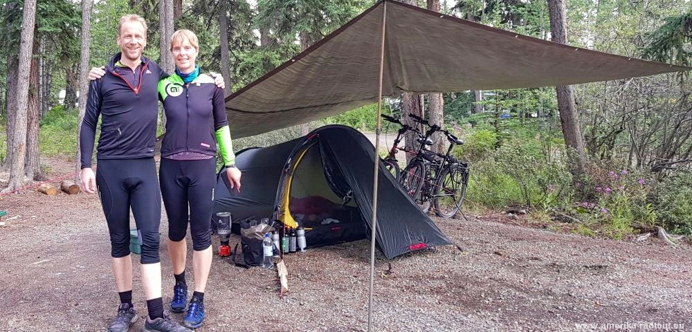 Mit dem Fahrrad über den Klondike Highway. Etappe Whitehorse - Fox Lake.  