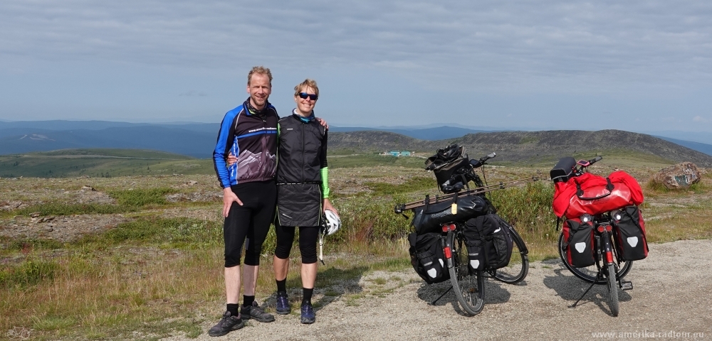 Mit dem Fahrrad von Whitehorse über Dawson City nach Anchorage über Top of the world Highway und Taylor Highway.  
