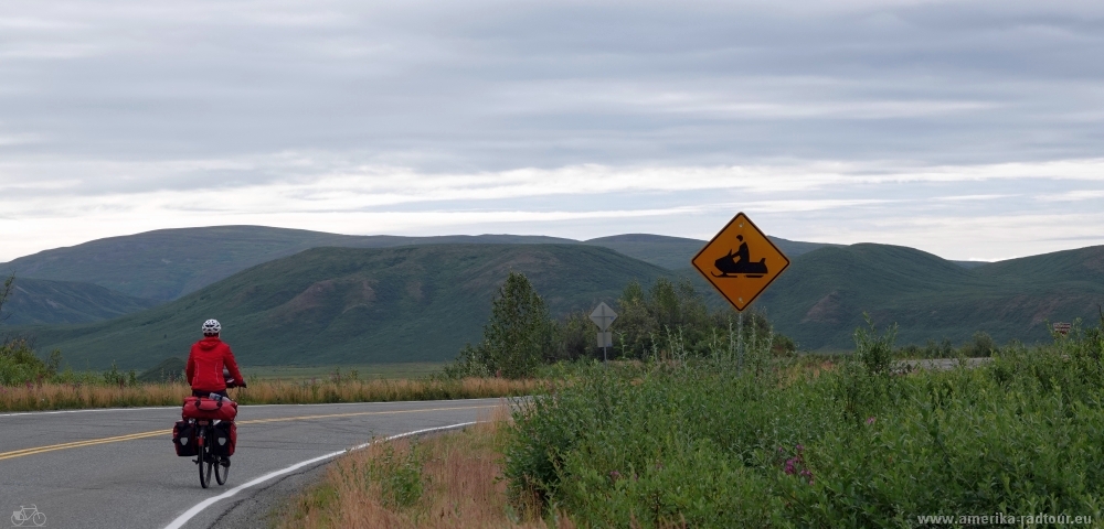 Cycling Richardson Highway southbound.        