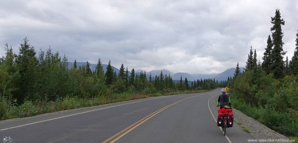 Mit dem Fahrrad über den Denali Highway.  