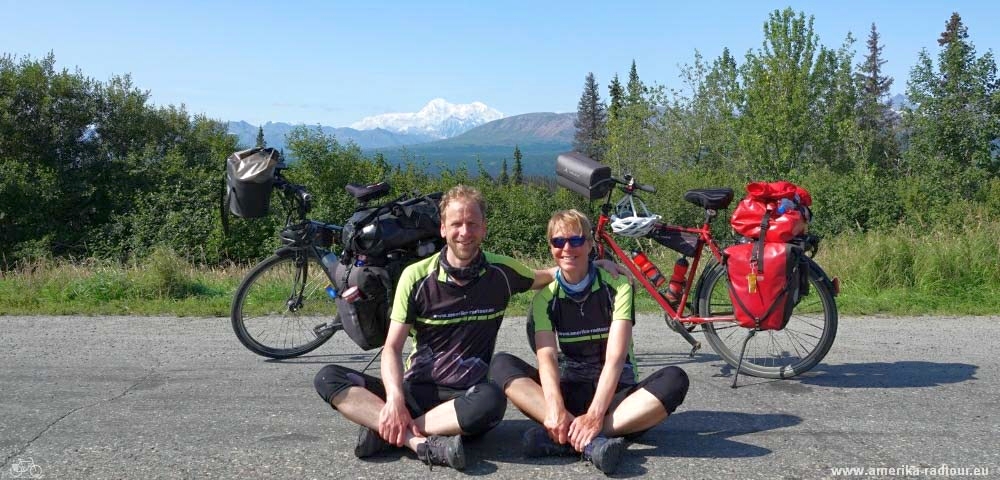 Mit dem Fahrrad über den Parks Highway nach Anchorage. 