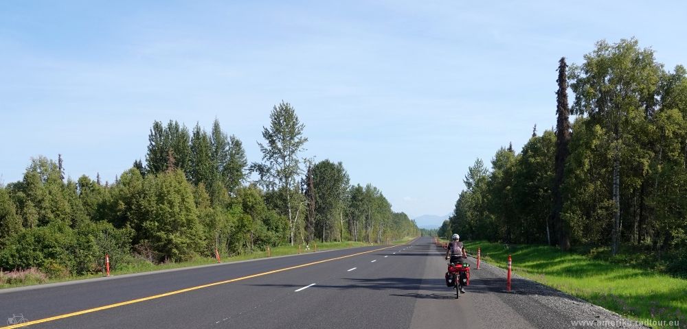 Mit dem Fahrrad über den Parks Highway nach Anchorage.  